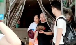 小孩爆料爸爸视频搞笑版,小孩爆料，爸爸的“萌态”瞬间曝光！